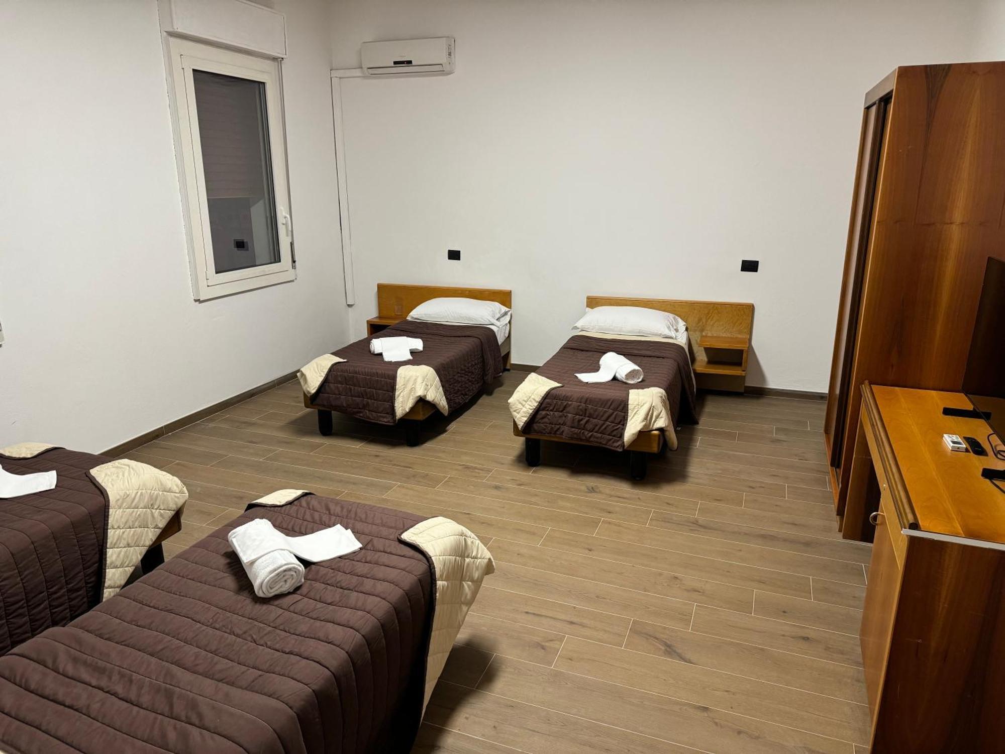 Hotel La Torre Формиджине Екстериор снимка